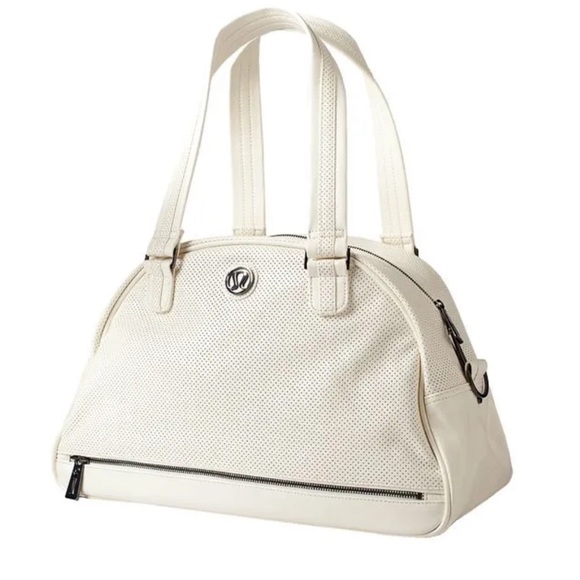 lululemon retro groove bag Lululemon Athletica Retro Groove Duffel Bag